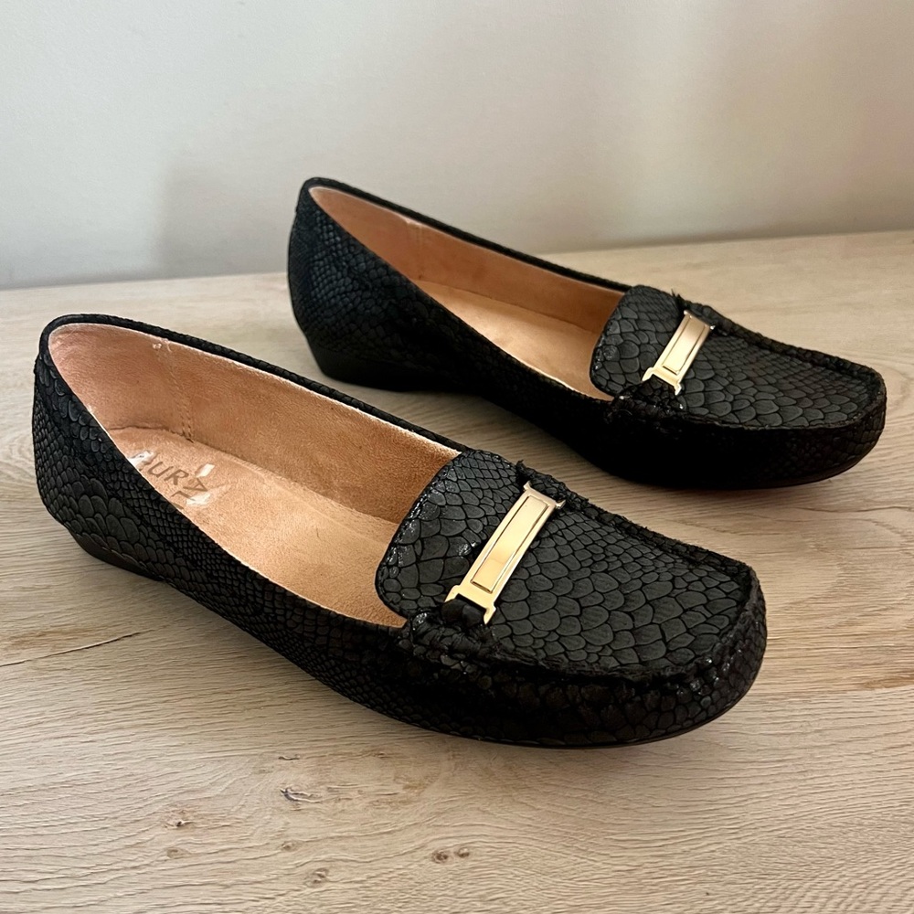 Naturalizer Gadget Black Snake
Print Loafer Shoes Women